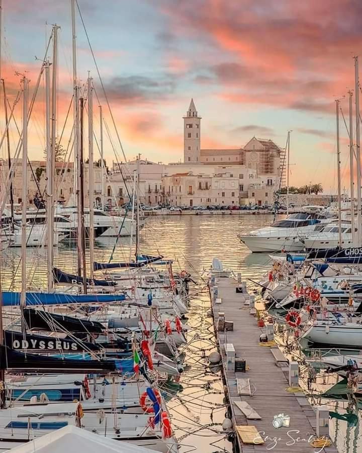 Appartamento Le Rondini Trani Esterno foto